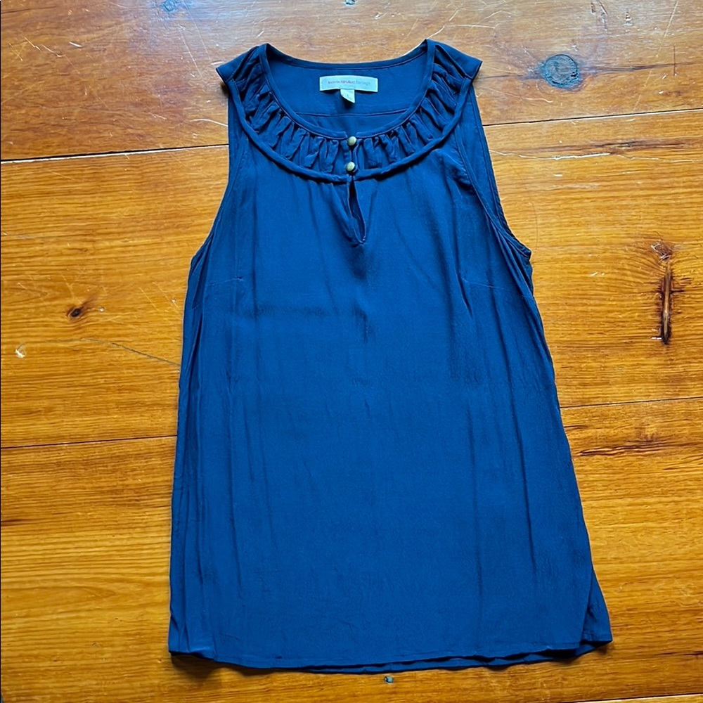 Banana Republic navy top